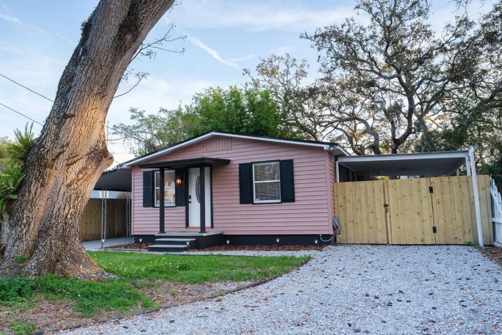 House Near Tampa Zoo And Busch Gardens, Free High Speed Wifiヴィラ エクステリア 写真