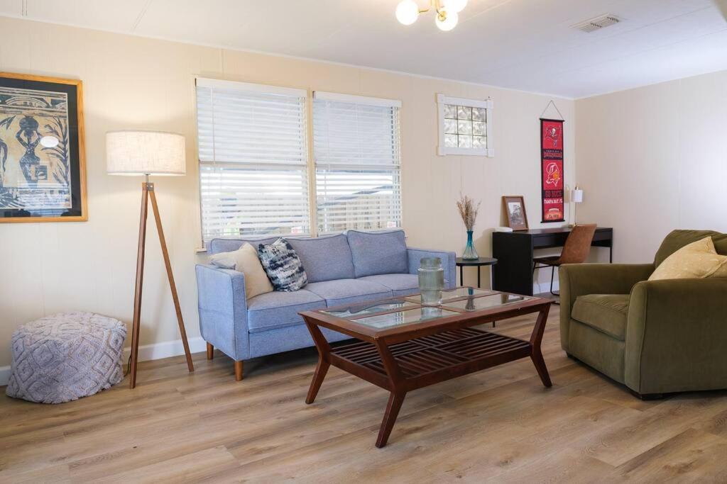 House Near Tampa Zoo And Busch Gardens, Free High Speed Wifiヴィラ エクステリア 写真
